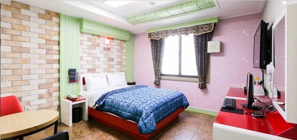 Diamond Motel