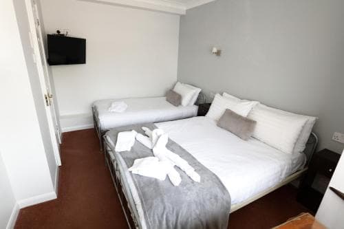 Aylesbray Lodge