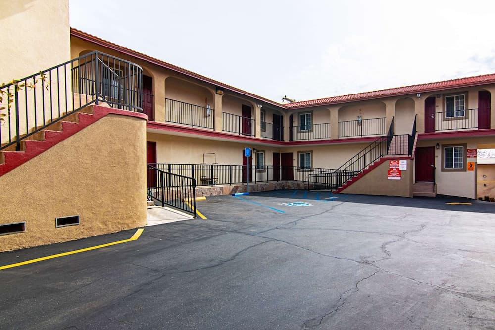 Econo Lodge Long Beach
