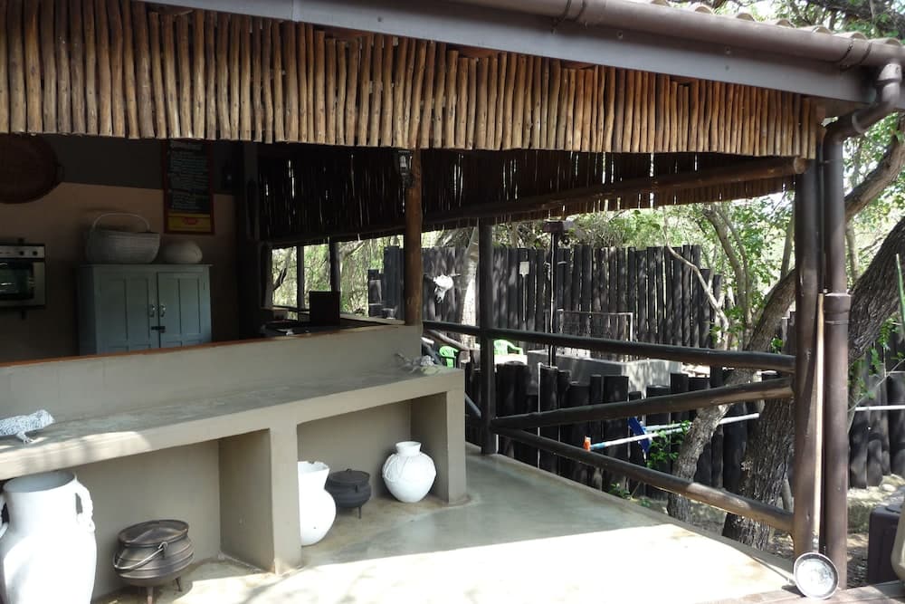 Isinkwe Backpackers Bushcamp