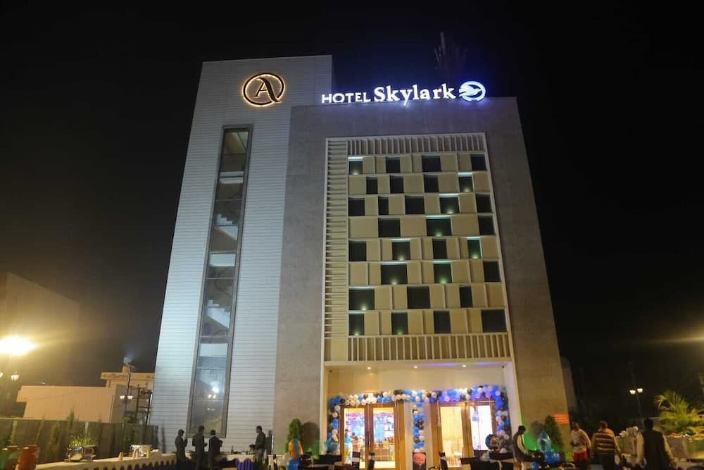 Hotel Skylark