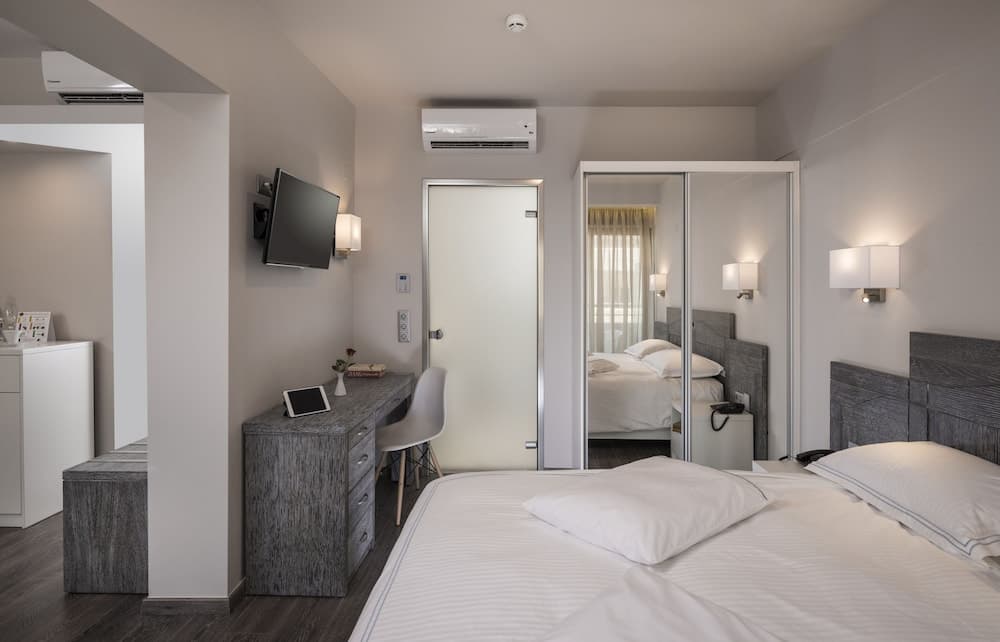 Bio Suites Hotel