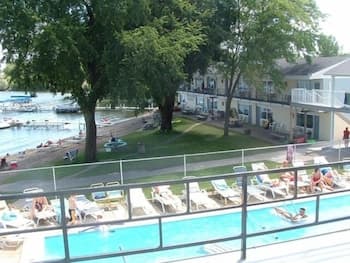 Triggs Bay Resort