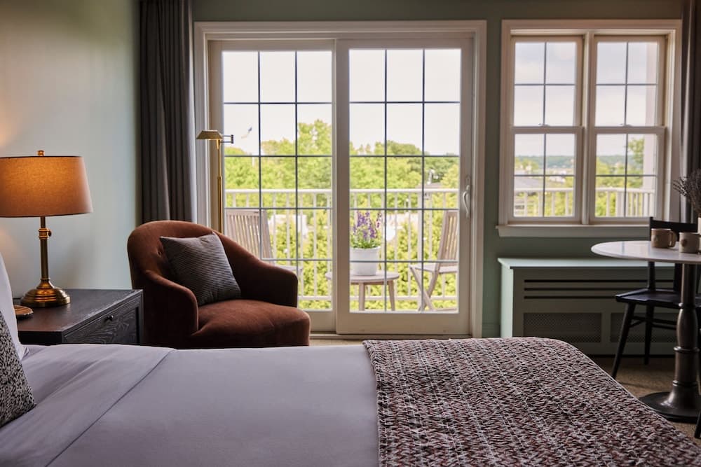 The Harbor Front Inn