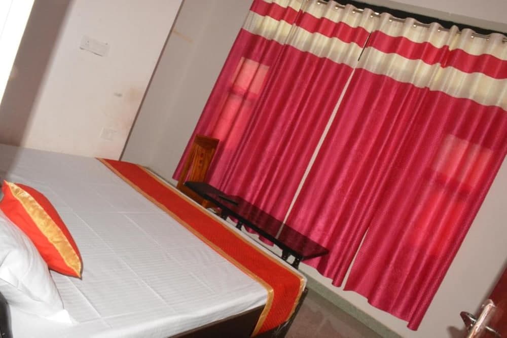 Hotel Holiday