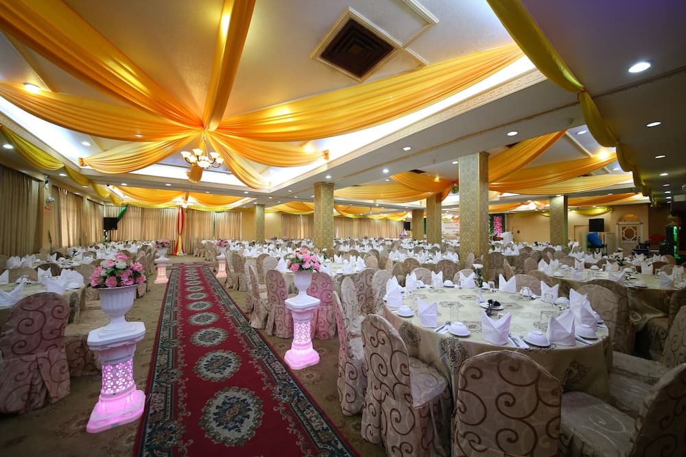 Central Hotel
