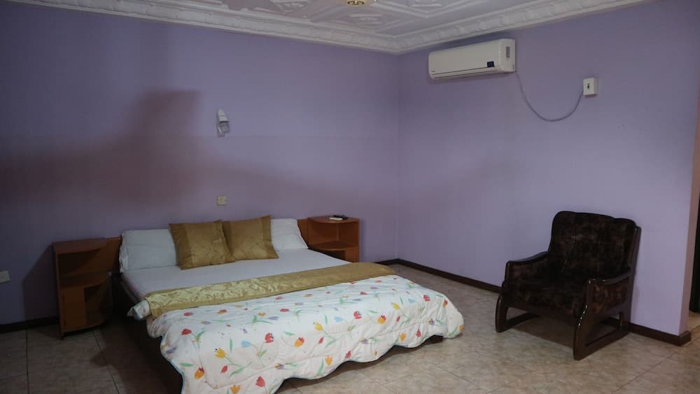 Global Summer Hotel