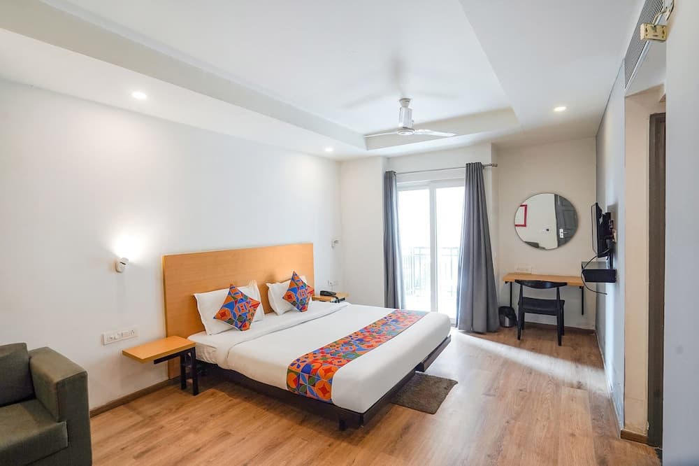 Fabhotel Prime Cloud 9