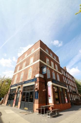 Three Falcons Hotel