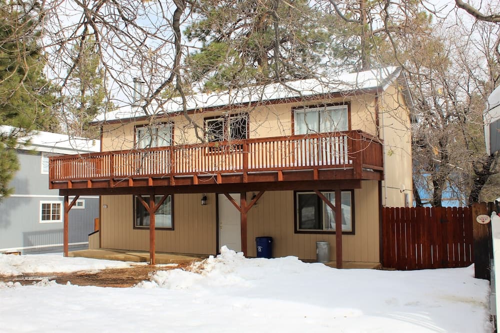 Mountain Getaway by Big Bear Vacations Adorable Sugarloaf Retreat