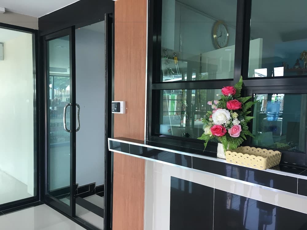 Sutharnlai Apartment