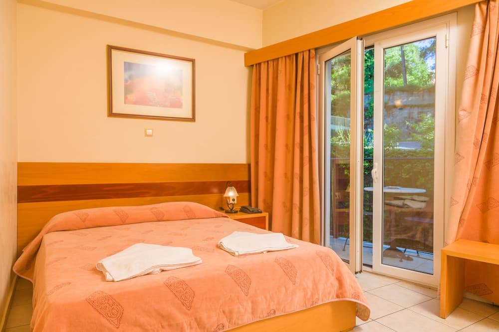 CNic Hellinis Hotel