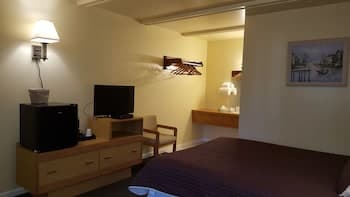 Captains Quarters Motel