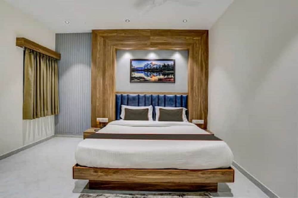 Hotel SR Inn