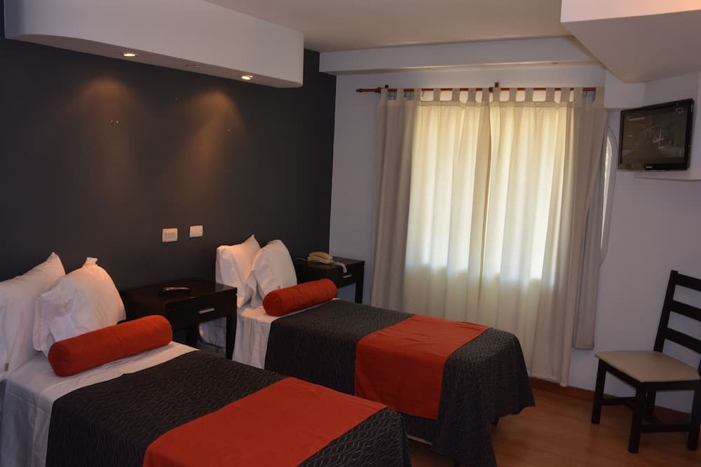 Piazza Hotel