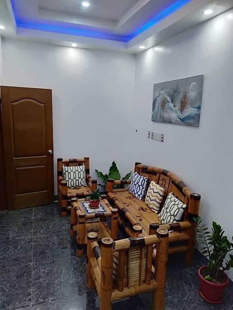FilCan Hostel/Backpackers