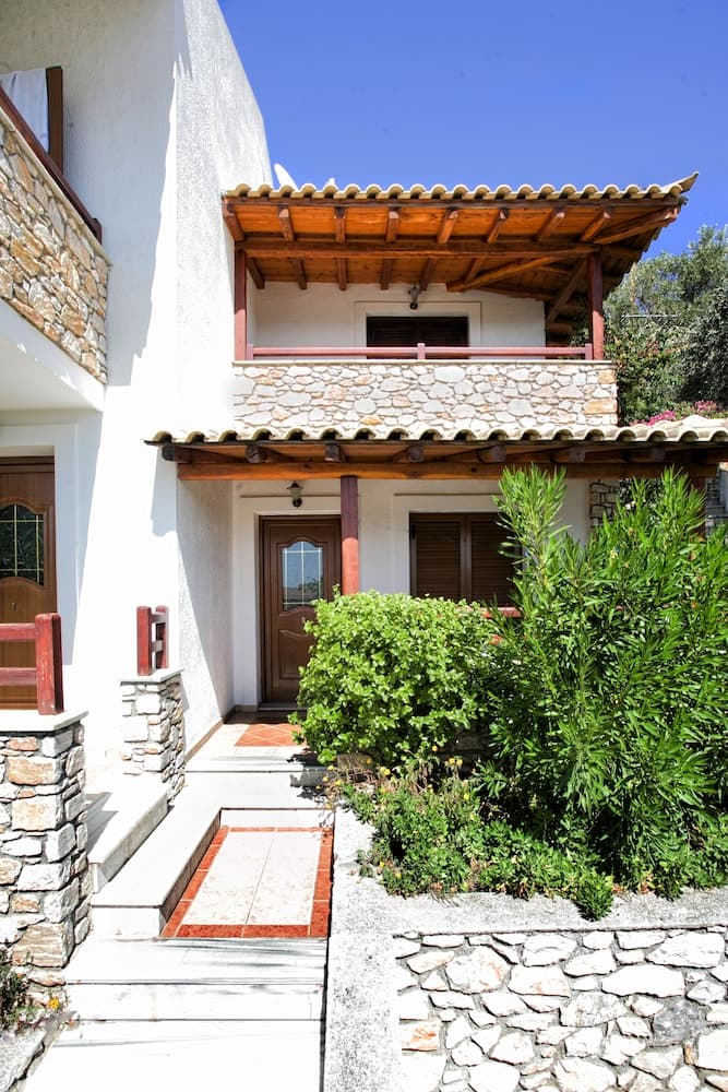 Villa Maraki