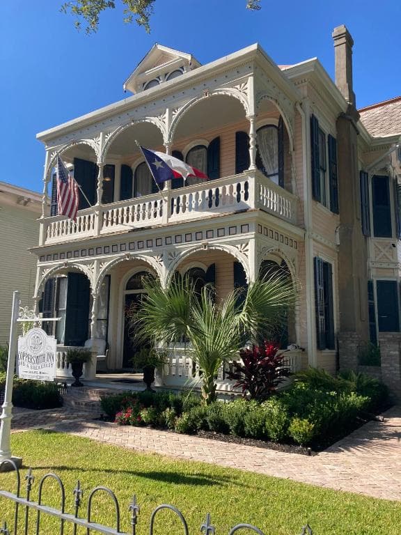 Coppersmith Inn Bed And Breakfast