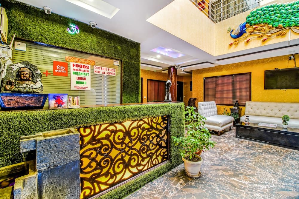 FabExpress Grand Inn