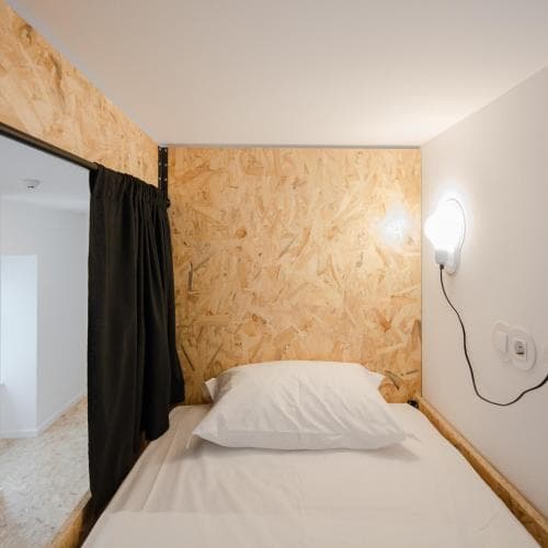 Conii Hostel & Suites