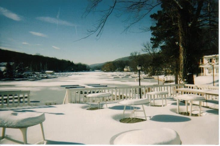 Antons on the Lake