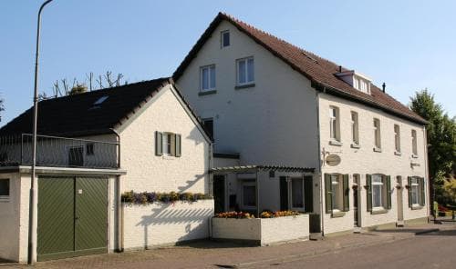 Walnut Lodge
