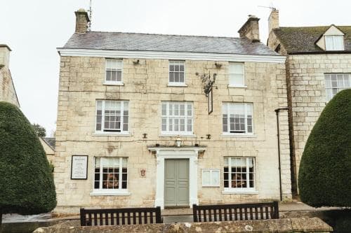 Falcon Inn