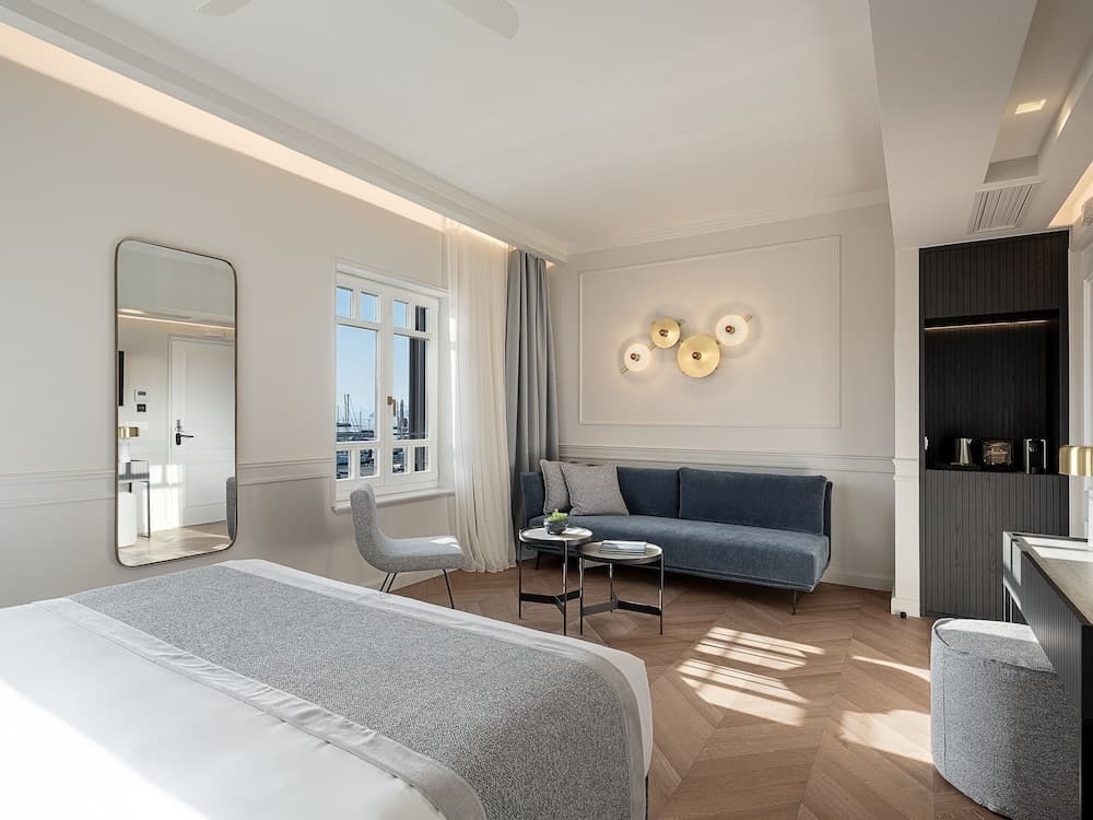 Riviera Suites