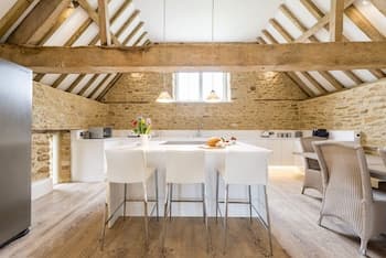 Merry Hill Barn