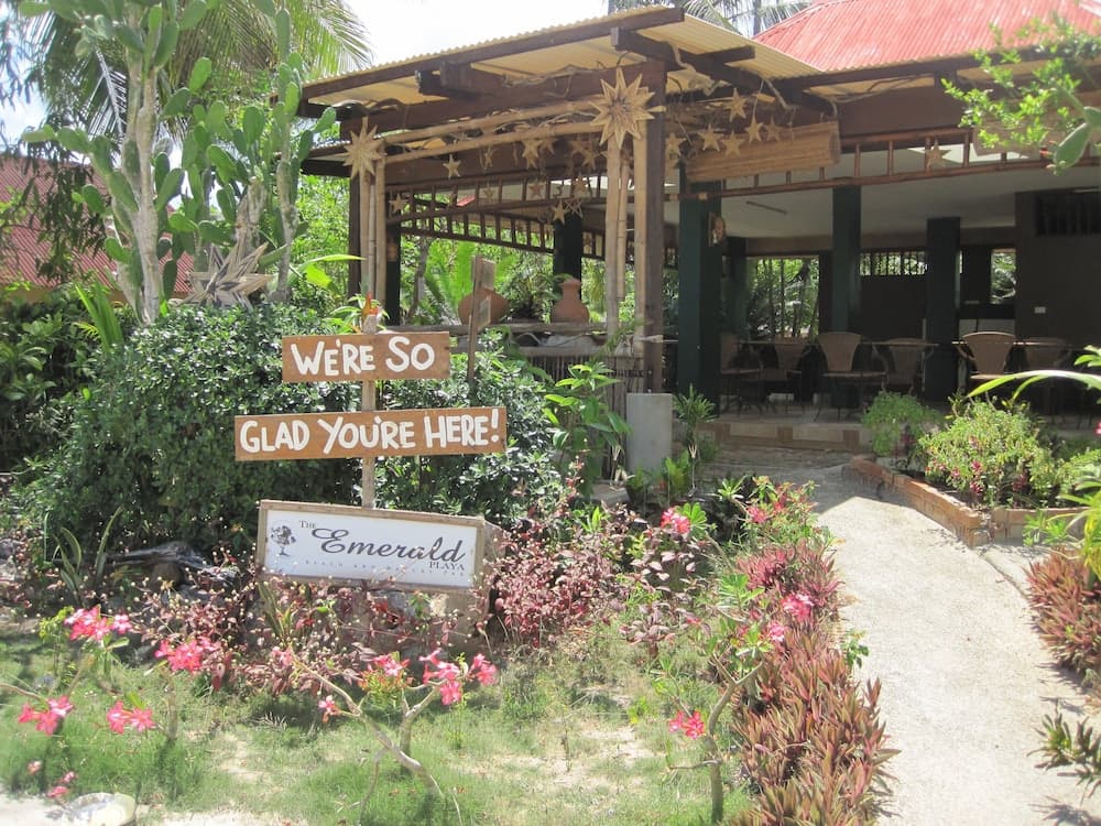 The Emerald Playa