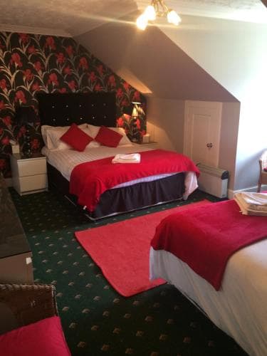 Broom Lodge