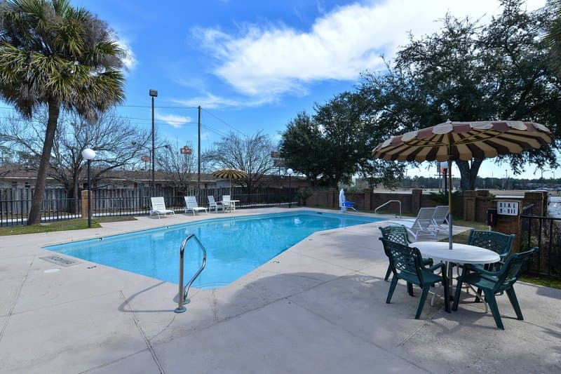 Super Value Inn