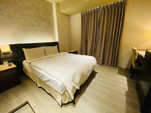 Champs Hotel