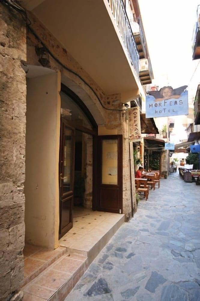 Morfeas Hotel