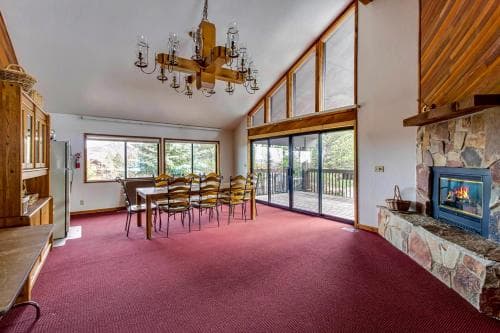 Red Pine Canyons- Short Walk to Ski Lifts With A Private balcony And Grill