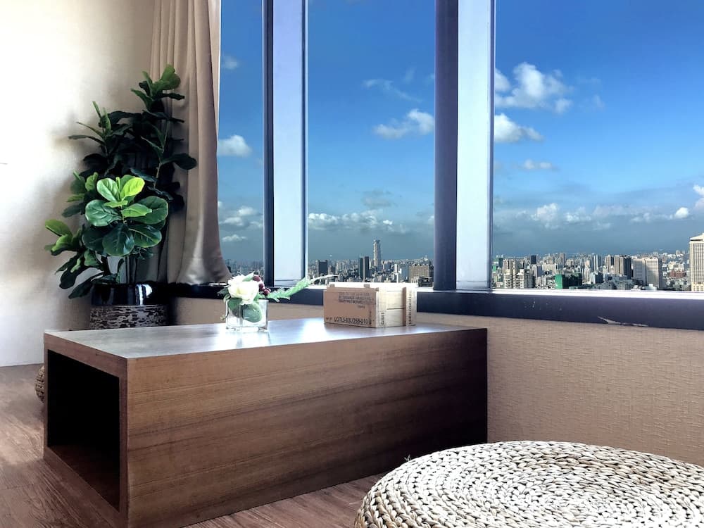 85 Sky Hostel