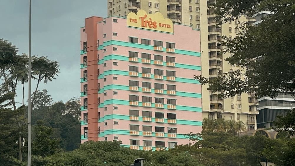 The Très Hotel