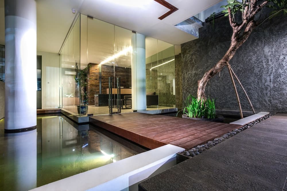 Upscale Suites