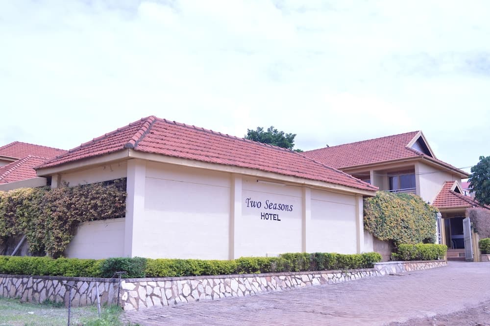 Two Seasons Hotel
