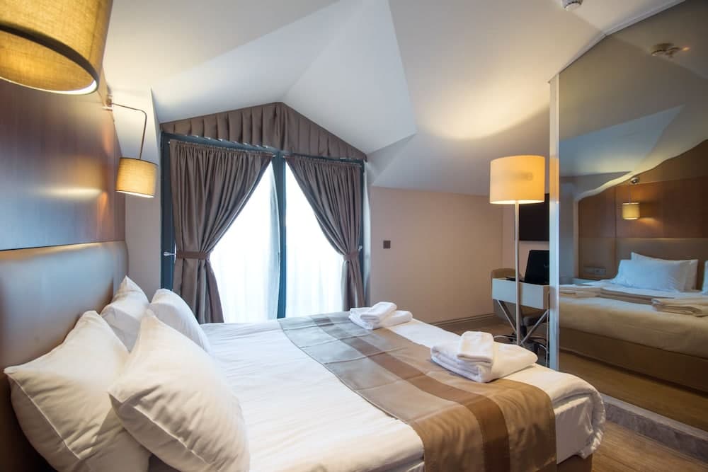 GK Regency Suites