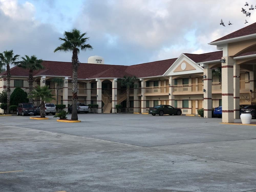 Executive Inn And Suites