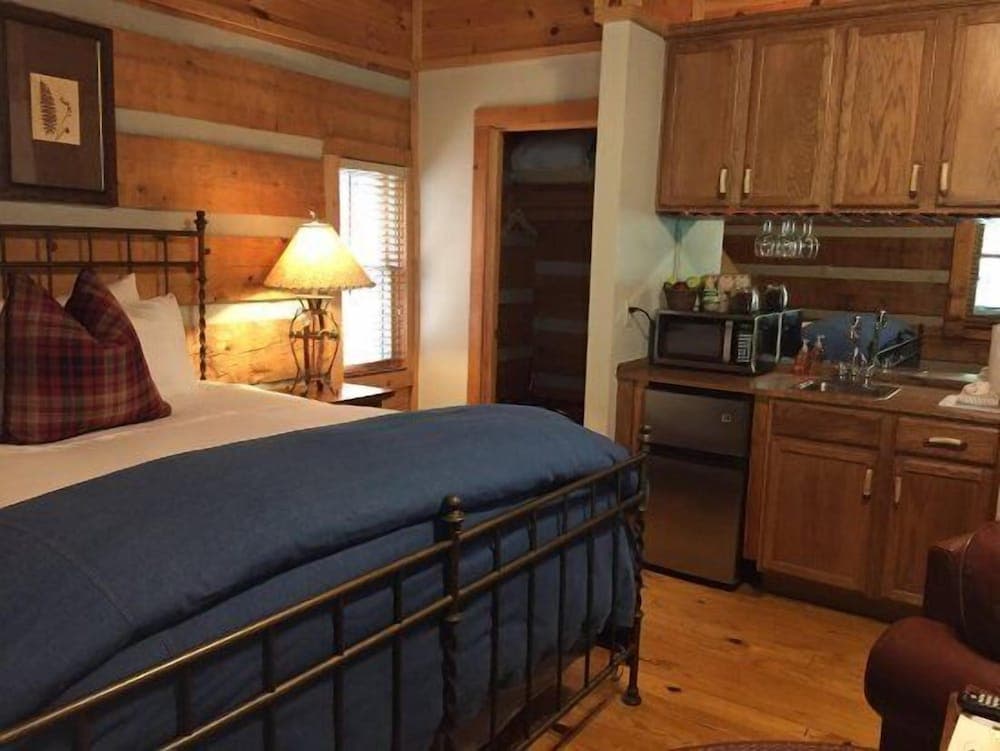 Dancing Bear Lodge
