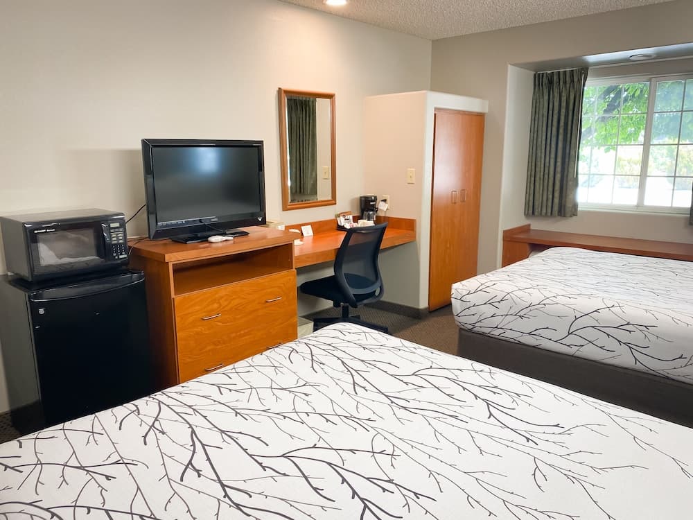 Monument Inn & Suites