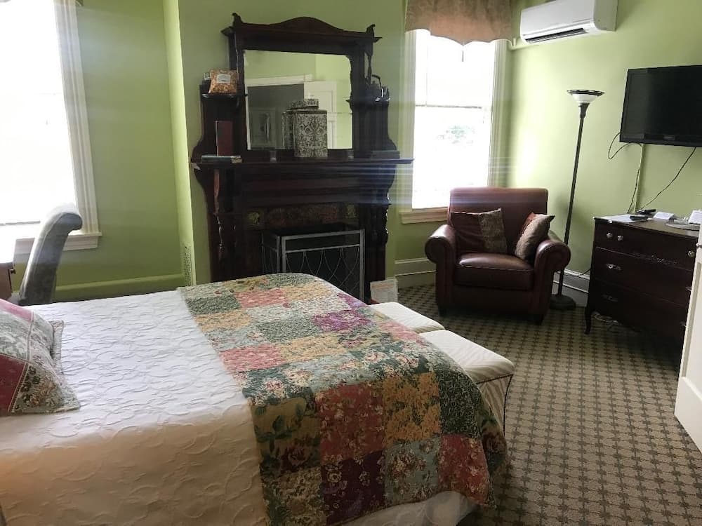 Vandiver Inn
