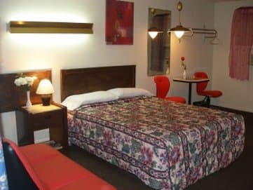 Driftwood Suites