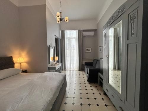 Tinion Hotel