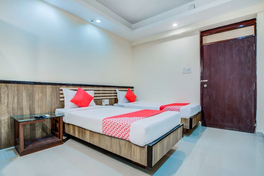 OYO 7239 Hotel Aditya