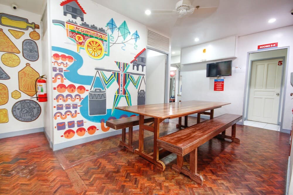 Lokal Hostel