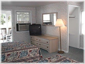Cozy Crest Motel