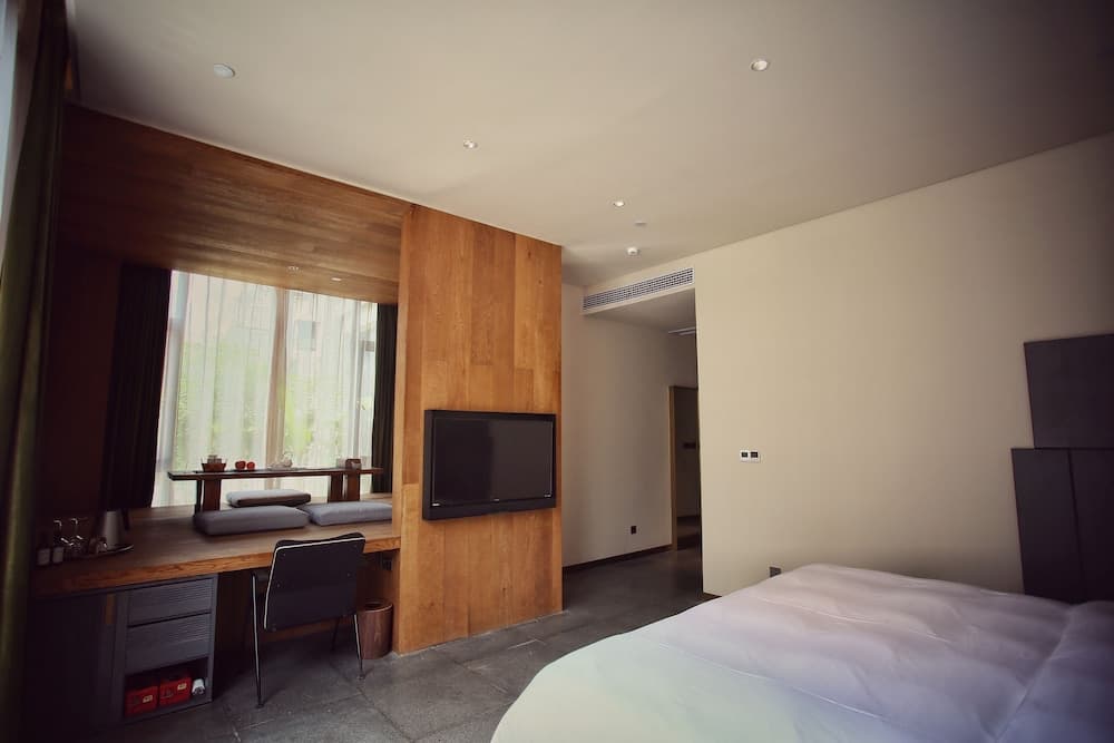Zuoyouke Theme Hotel